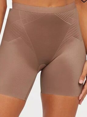 NWOT! SPANX Thinstincts 2.0 Mid-Thigh High-Waisted Shorts Caf Au Lait Size S